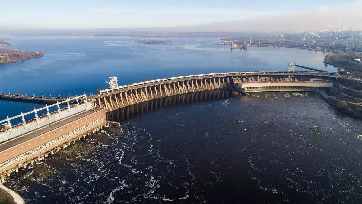 Зачем Украина открыла шлюзы на ДнепроГЭС?