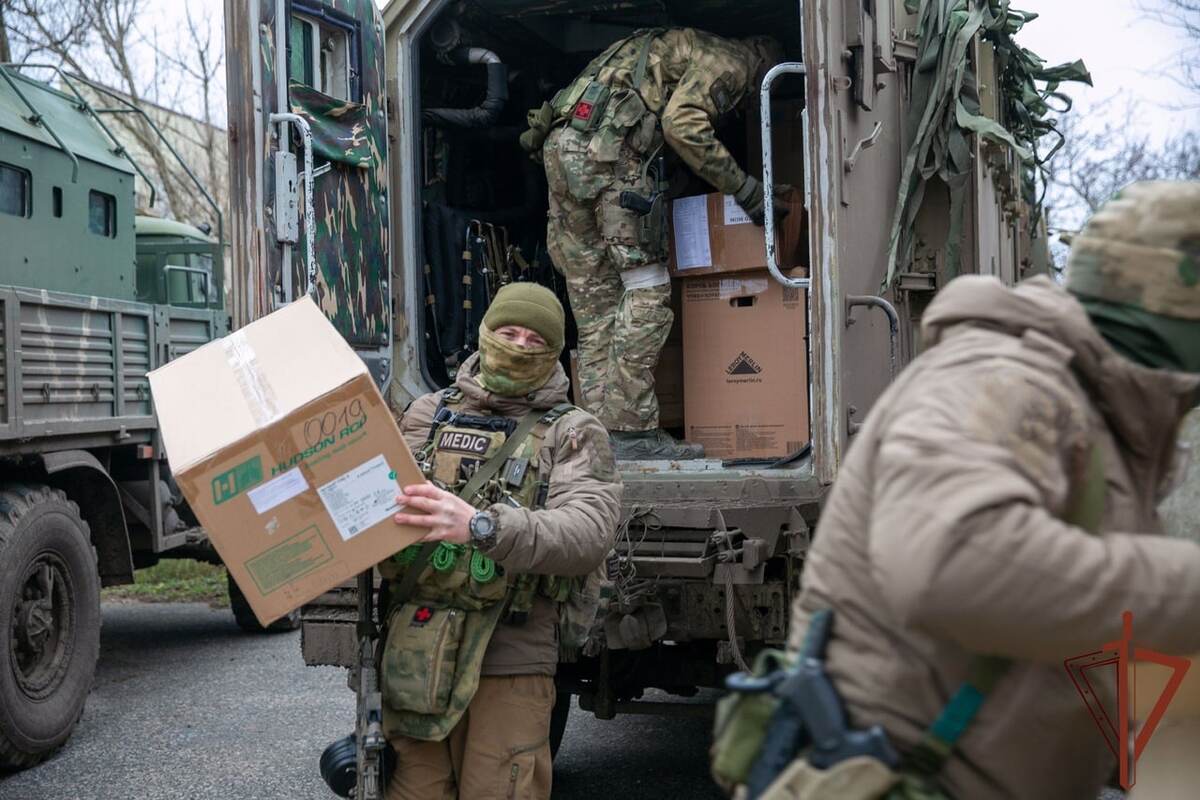 На передовую Херсонского направления доставили гуманитарную помощь