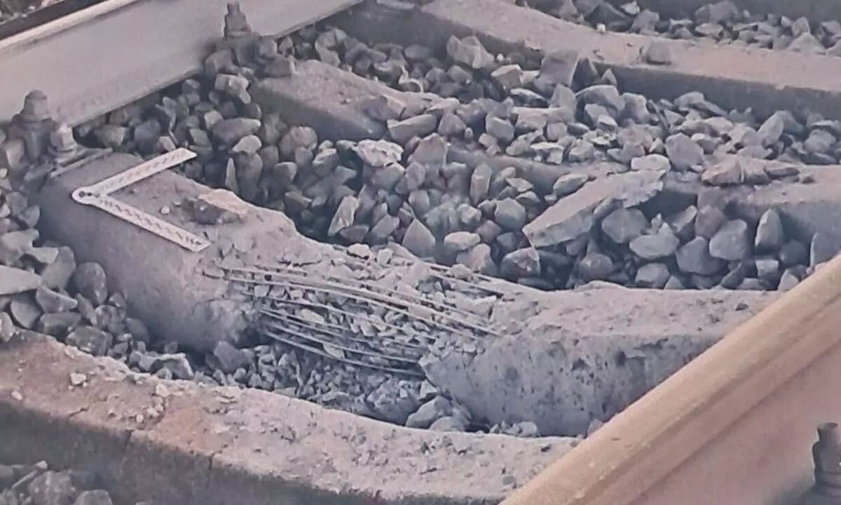 ВСУ пытаются бить по российской ж/д в Запорожской области