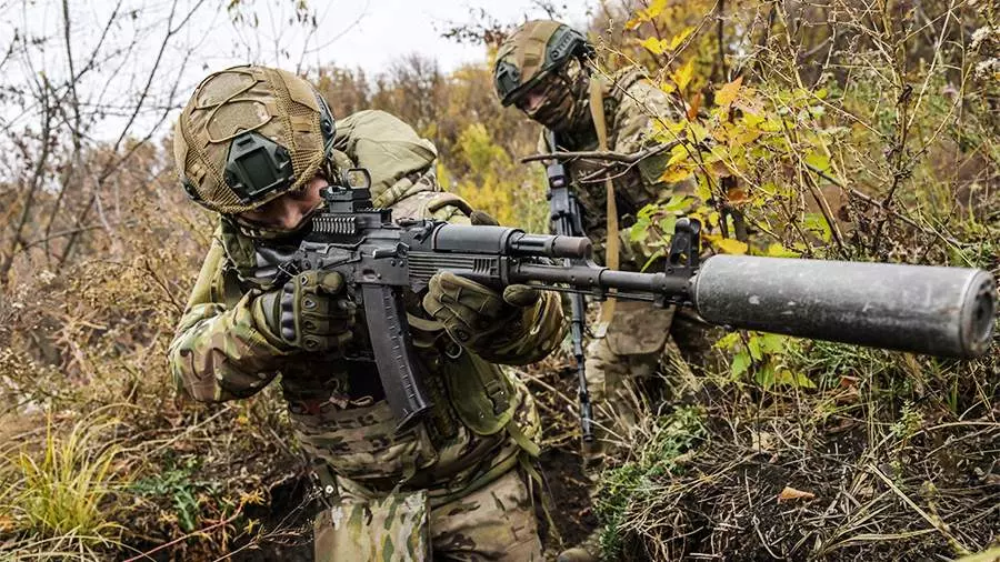 Боец ВС России спасся от FPV-дрона, отбив атаку брошенным автоматом при штурме Любицкого